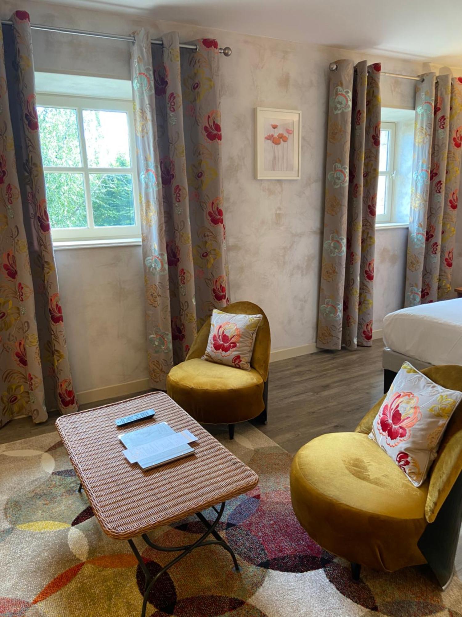 Demeures Et Chateaux L'Abbaye Caladoise - Anciennement Hostellerie Ferme Du Poulet Villefranche-sur-Saone Bilik gambar